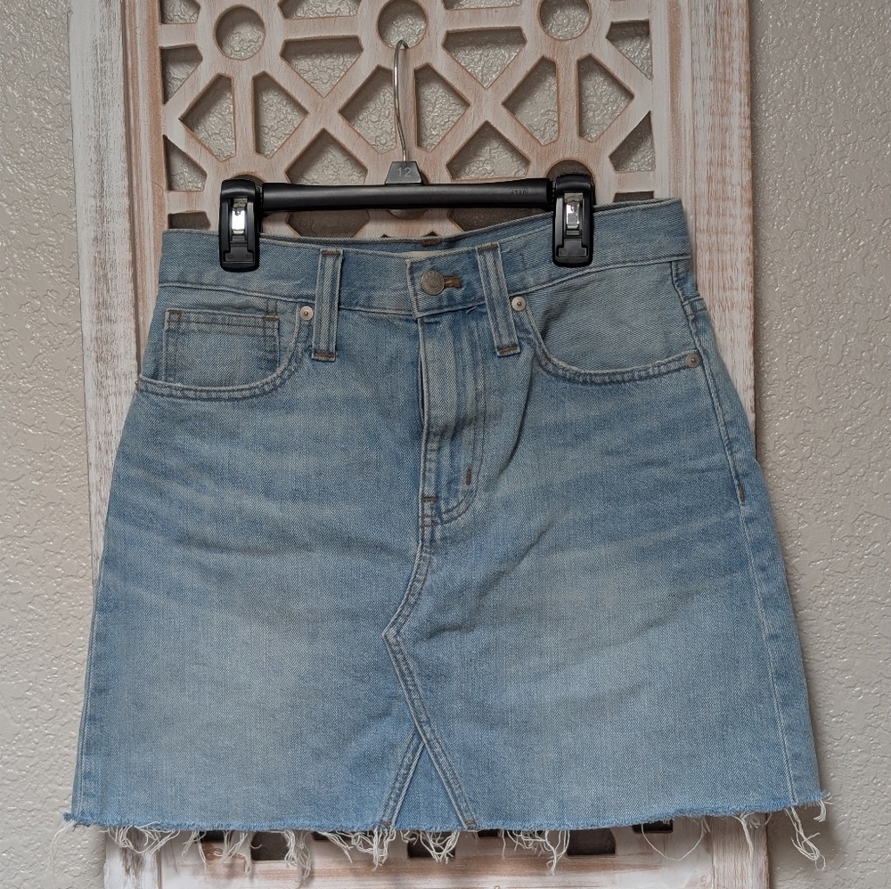 Madewell Rigid A-Line Denim Mini Skirt Raw Hem womens size 25 classic summer